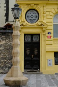 Latarnia kubistyczna