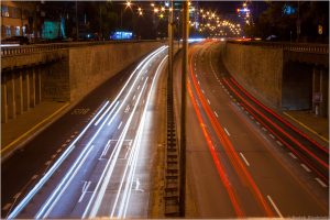 Ulice Warszawy nocą
