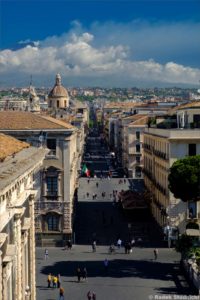 Katania u stóp Etny