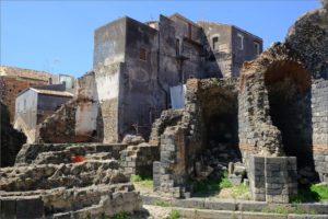 Ruiny rzymskiego amfiteatru