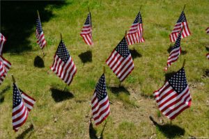 Amerykańskie flagi w Memorial Day