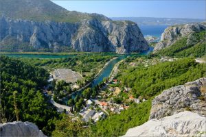 Zjazd autostrady do Omiša