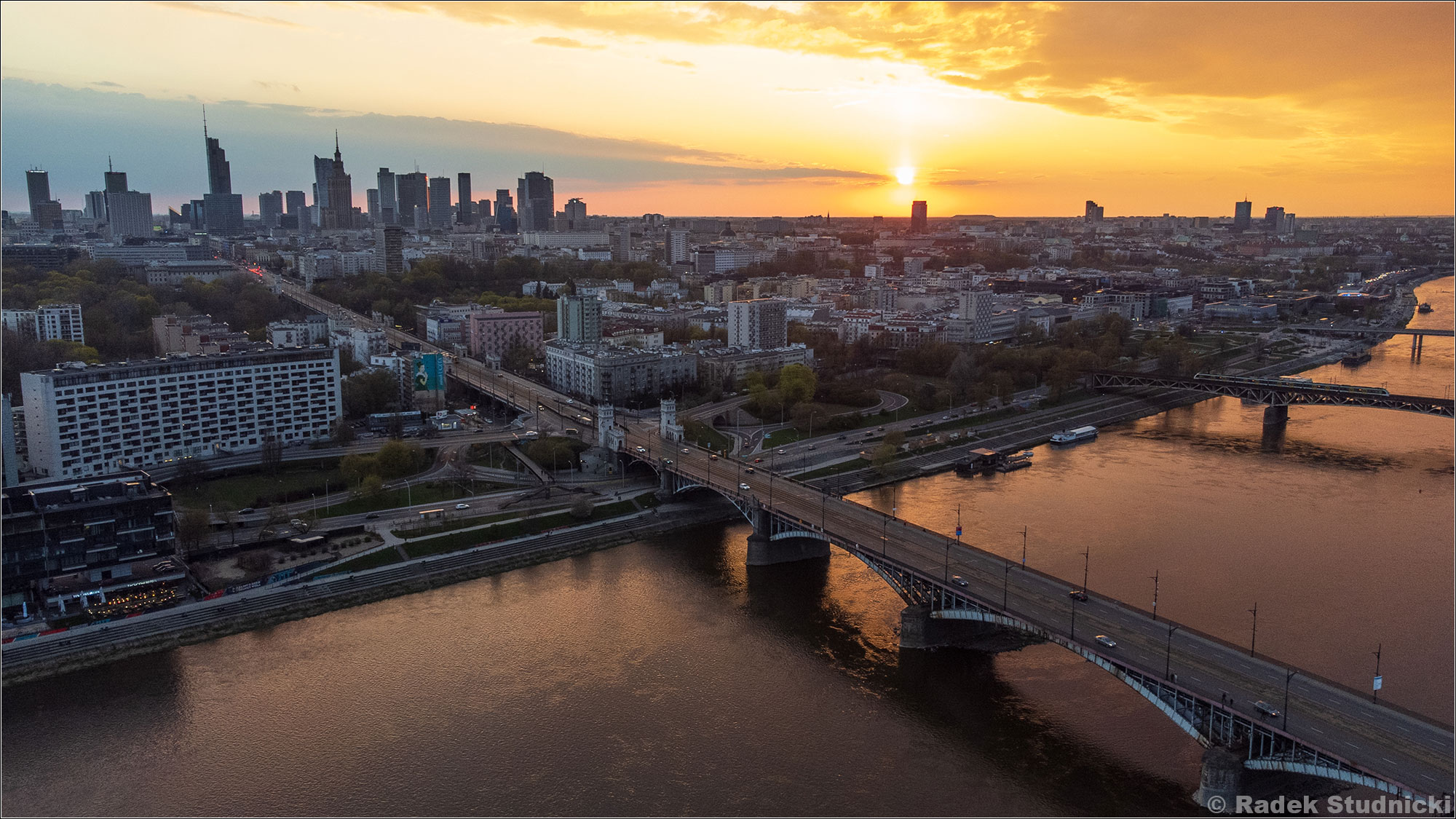 Warszawa Na Fotografiach Z Aparatem Przez wiat 